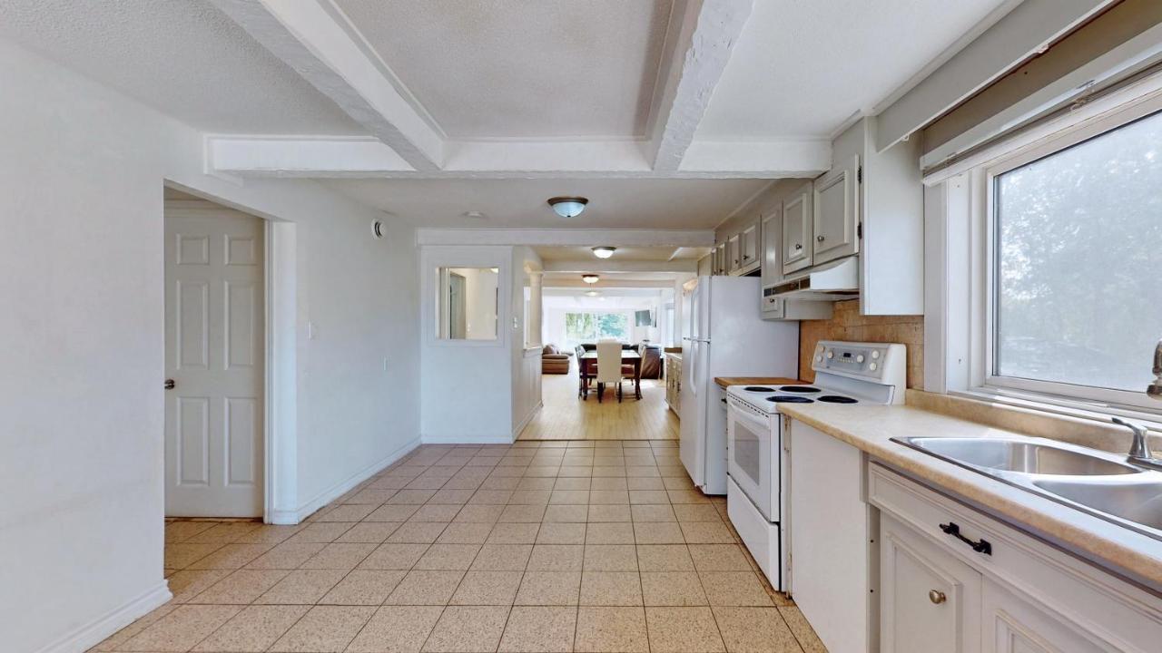 Main Beach River Retreat - Wasaga Beach 1 - Main Strip - 95 Mosley St Bagian luar foto