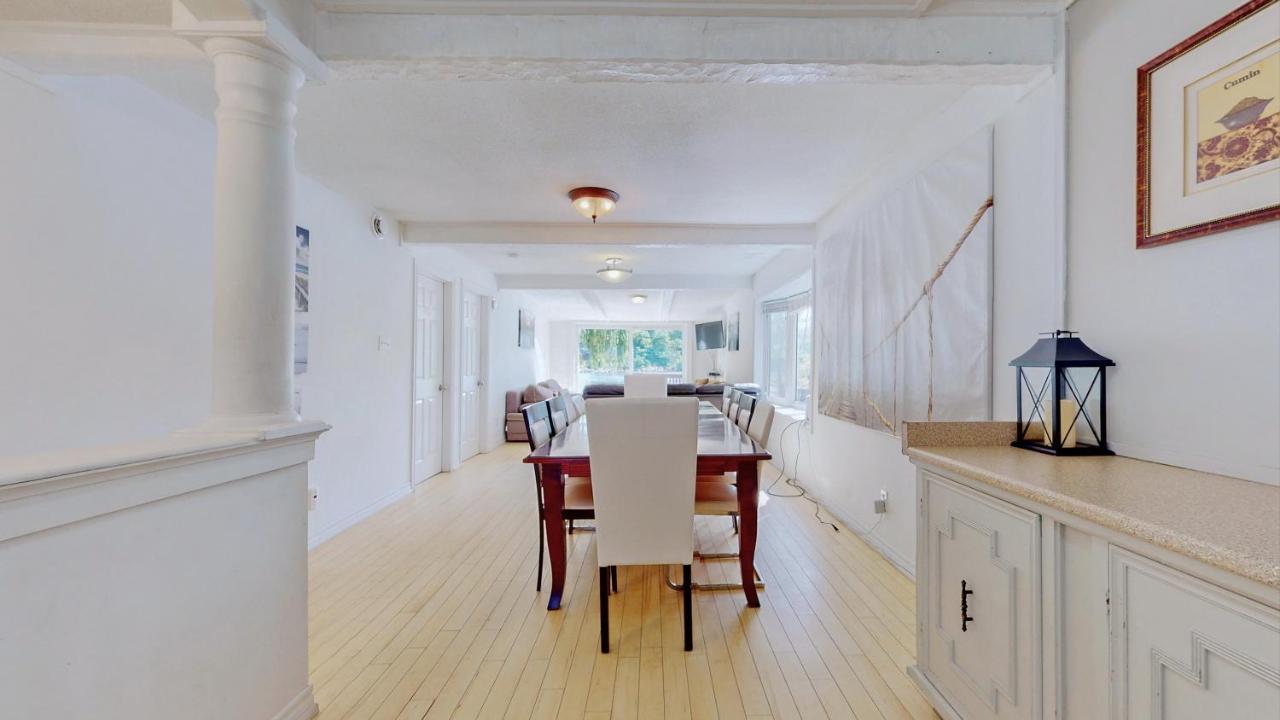Main Beach River Retreat - Wasaga Beach 1 - Main Strip - 95 Mosley St Bagian luar foto