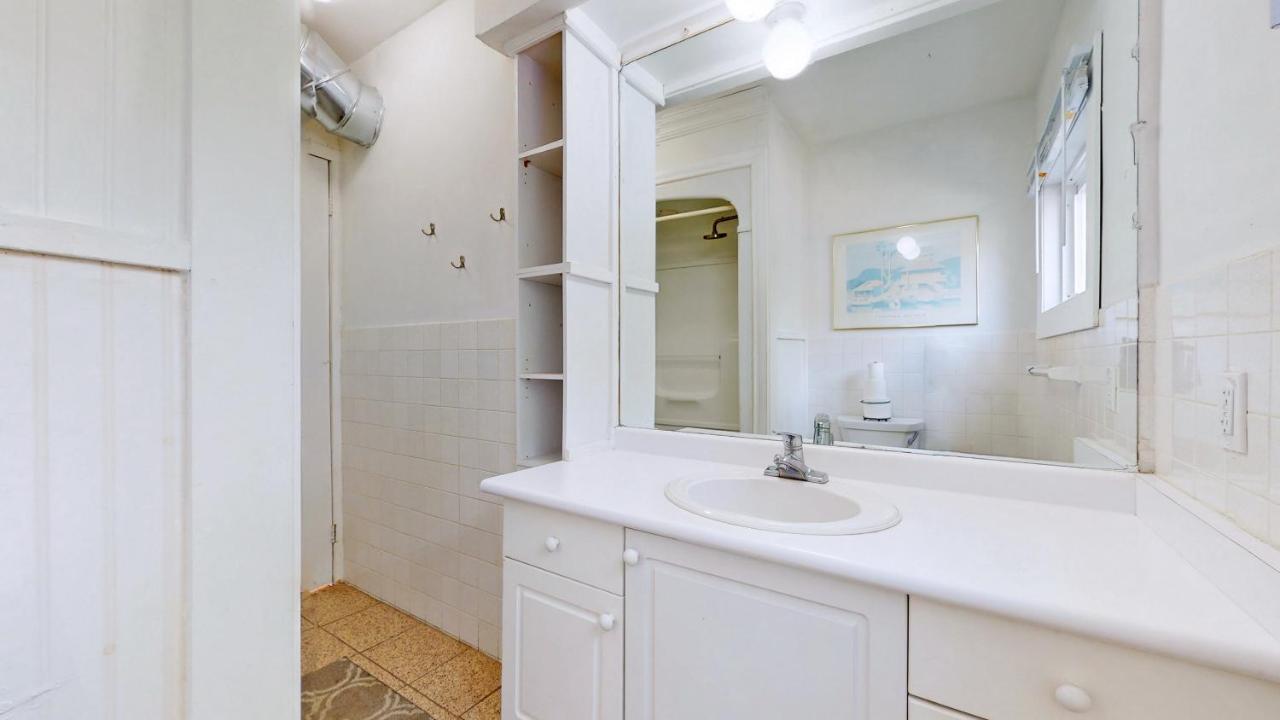 Main Beach River Retreat - Wasaga Beach 1 - Main Strip - 95 Mosley St Bagian luar foto