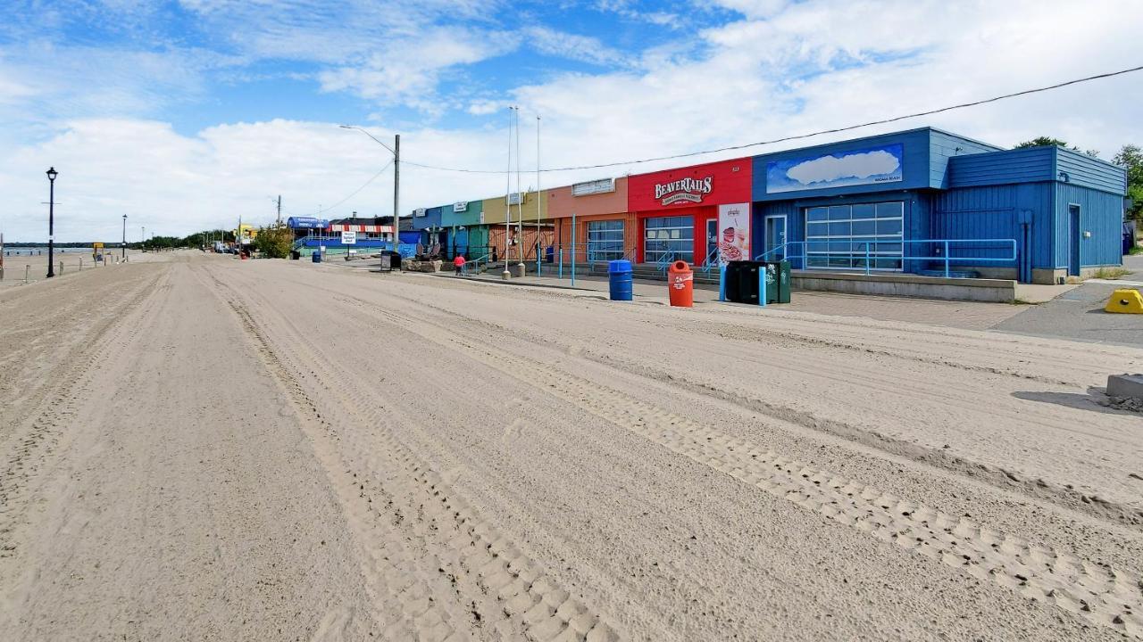 Main Beach River Retreat - Wasaga Beach 1 - Main Strip - 95 Mosley St Bagian luar foto
