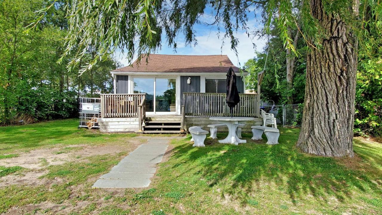 Main Beach River Retreat - Wasaga Beach 1 - Main Strip - 95 Mosley St Bagian luar foto