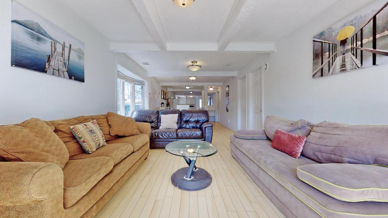 Main Beach River Retreat - Wasaga Beach 1 - Main Strip - 95 Mosley St Bagian luar foto