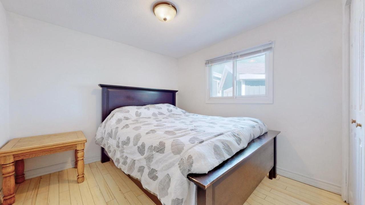 Main Beach River Retreat - Wasaga Beach 1 - Main Strip - 95 Mosley St Bagian luar foto