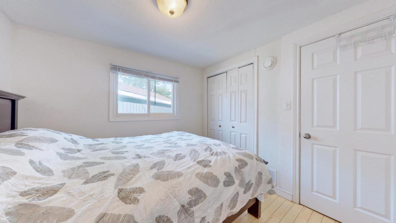 Main Beach River Retreat - Wasaga Beach 1 - Main Strip - 95 Mosley St Bagian luar foto