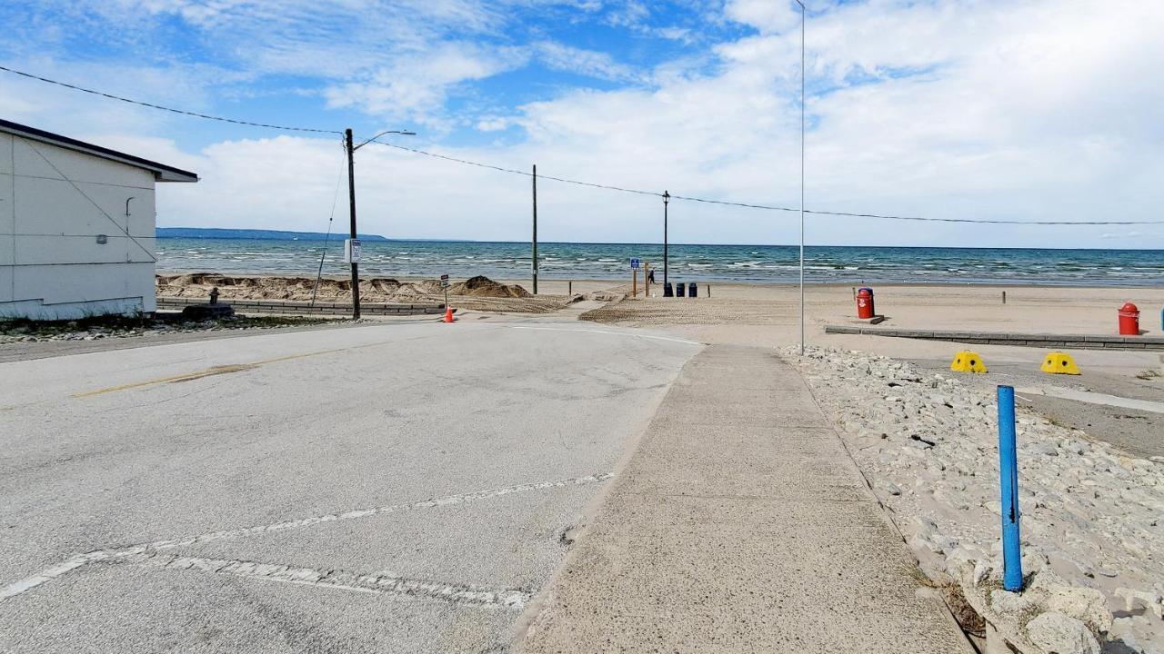 Main Beach River Retreat - Wasaga Beach 1 - Main Strip - 95 Mosley St Bagian luar foto
