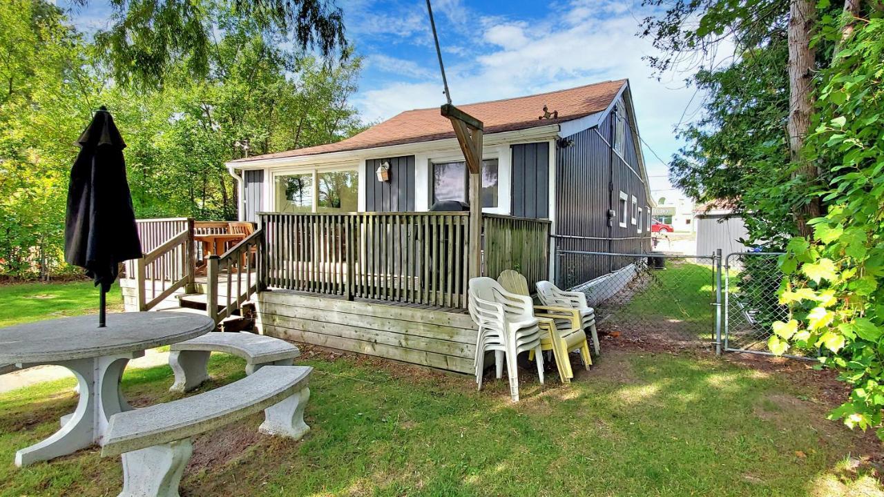 Main Beach River Retreat - Wasaga Beach 1 - Main Strip - 95 Mosley St Bagian luar foto
