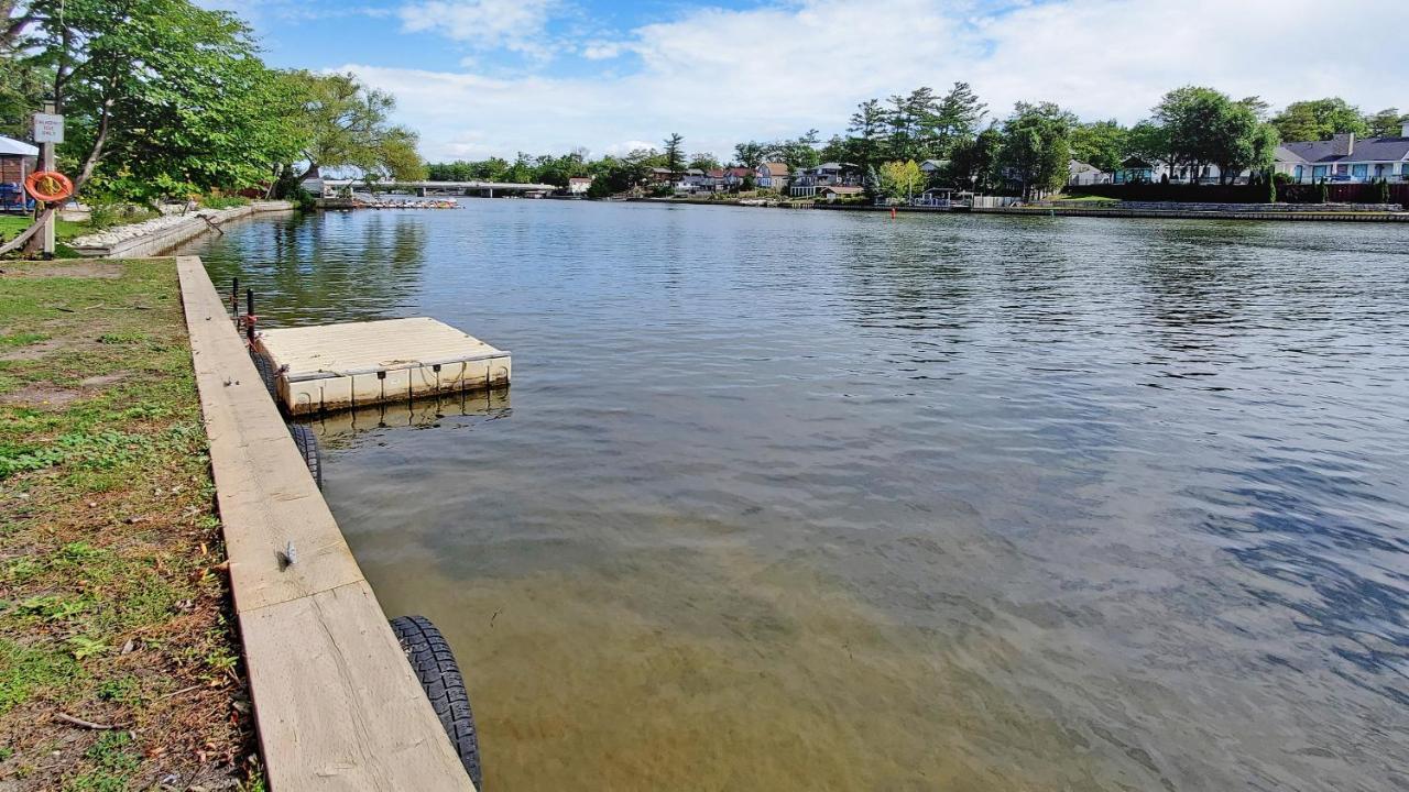 Main Beach River Retreat - Wasaga Beach 1 - Main Strip - 95 Mosley St Bagian luar foto