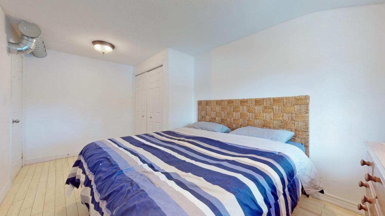 Main Beach River Retreat - Wasaga Beach 1 - Main Strip - 95 Mosley St Bagian luar foto
