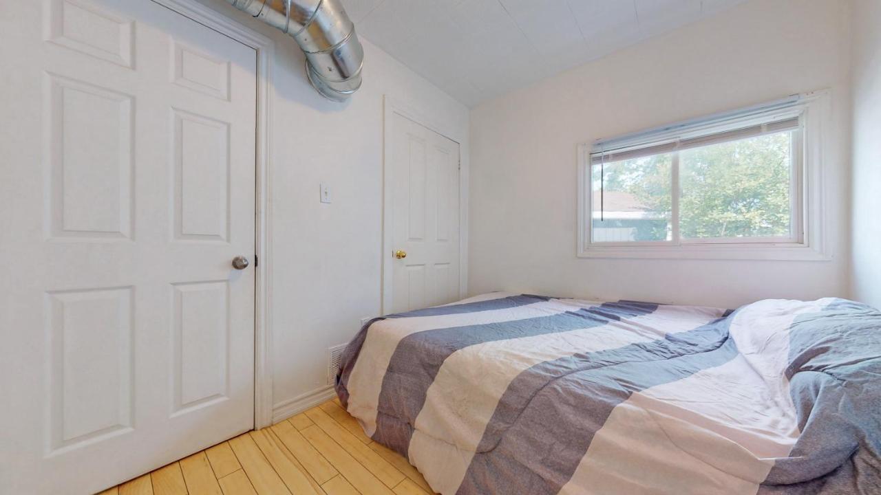 Main Beach River Retreat - Wasaga Beach 1 - Main Strip - 95 Mosley St Bagian luar foto