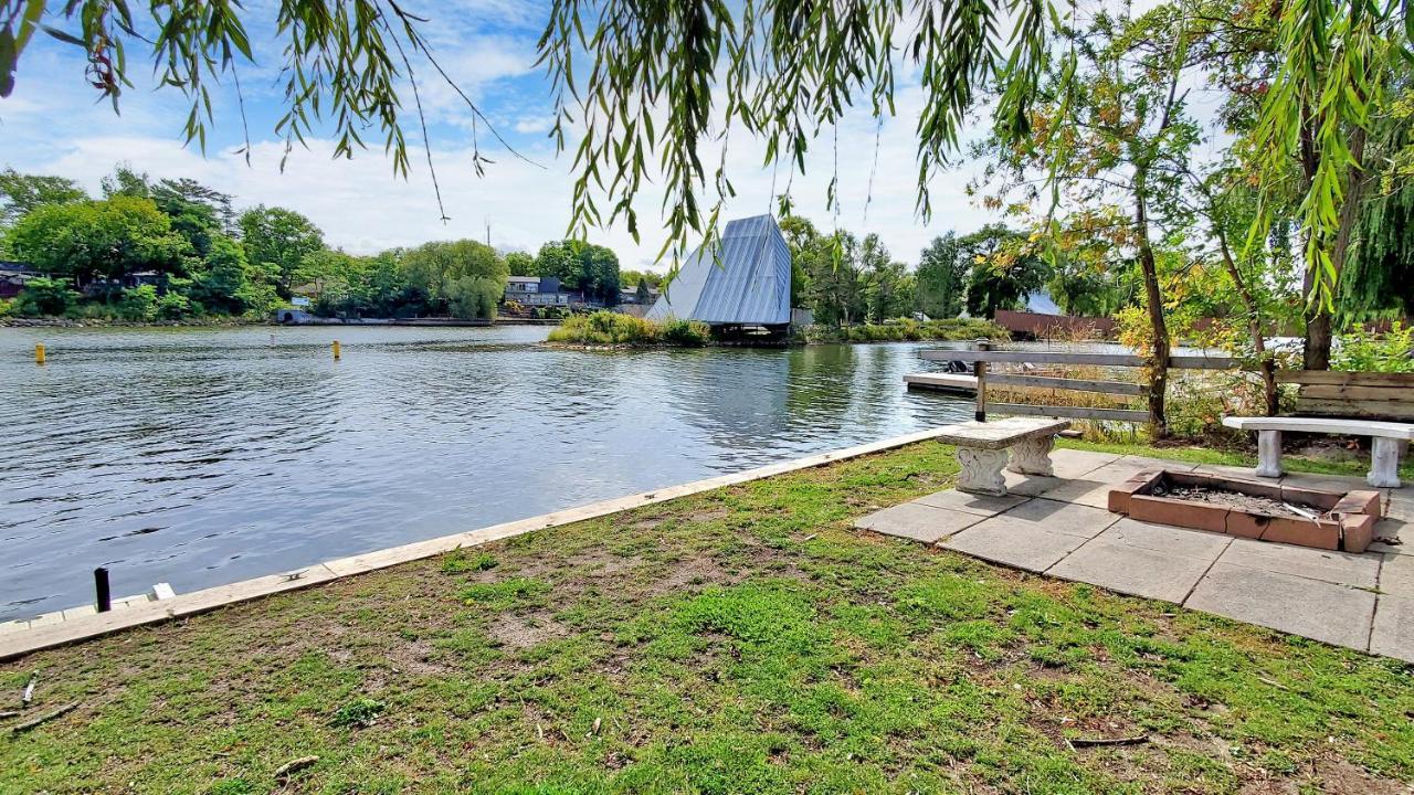 Main Beach River Retreat - Wasaga Beach 1 - Main Strip - 95 Mosley St Bagian luar foto